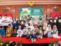 Meraih Berkah dan Kemulyaan Ramadhan, Khofifah bersama BAZNAS Santuni 500 Yatim dan Dhuafa di Kota Mojokerto