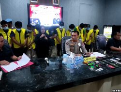 Polisi Gerebek dan Tangkap 11 Orang Penyalahguna Narkotika di Surabaya