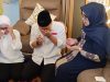 Eri Cahyadi Menangis saat Minta Restu Ibu Sebelum Berangkat Daftar ke KPU