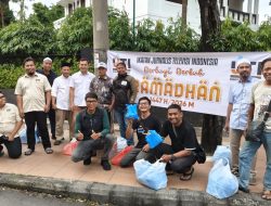 Berbagi Berkah Ramadhan, IJTI Korda Surabaya dan IJTI Pengda Jatim Bagikan 350 Paket Takjil Gratis