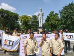 Tolak Stigma “Londo Ireng”, IJTI Korda Surabaya Tegaskan Jurnalis Sebagai Pilar Demokrasi